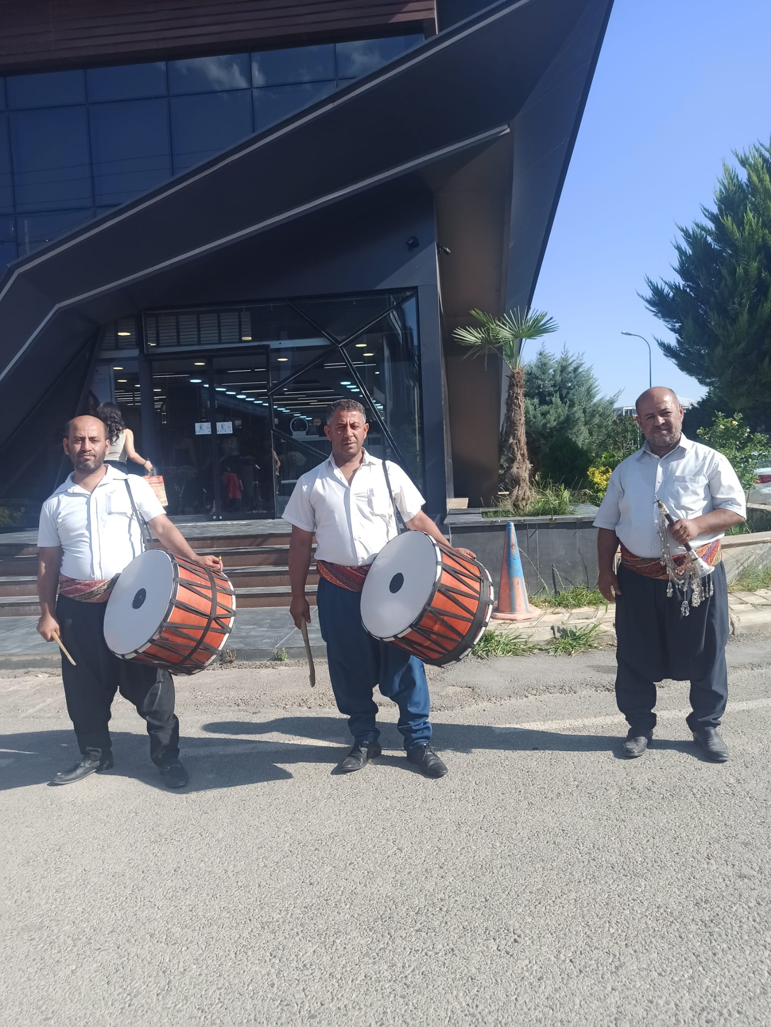 Ekonomik Davulcu Fiyatlarıyla Antalya’da Folklor ve Şenlik Organizasyonları